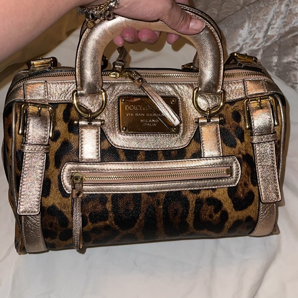 ❤️SOLD❤️Dolce Cabanna preloved excellent condition bag has a strap leopard print - Picture 16 of 16